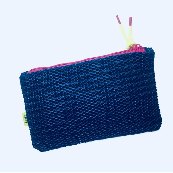 Ipsy Makeup Bag - Picture 2 of 3